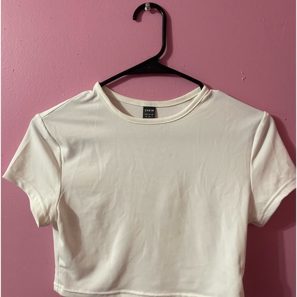 SHEIN Tops - Cropped White Tee